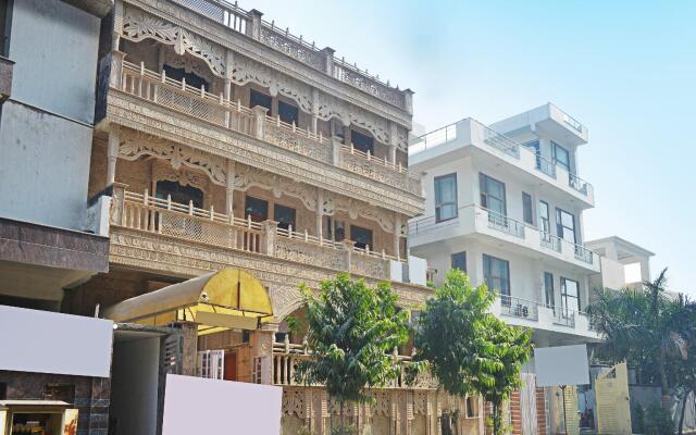 OYO 24622 Hotel Crystal Leaf