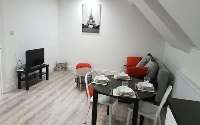Remarkable 2-bed Apartment in Chelmsford