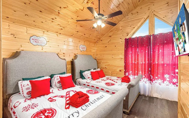 XmasCabins by SmokyStays - Christmas Themed Year Round