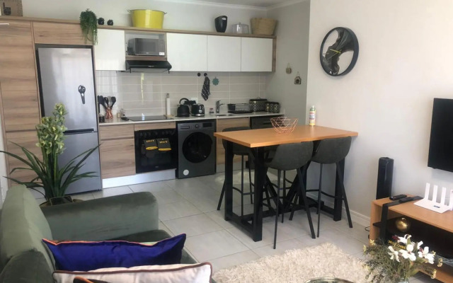 Luxurious Waterfall 1 bedroom Condo With Free Uncapped Wifi