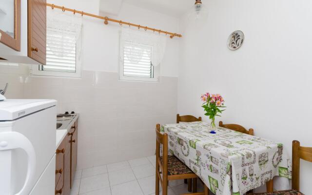 Apartment Nikola in Barbat - island Rab