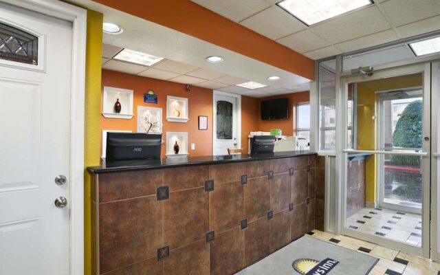 Days Inn Airport Nashville East