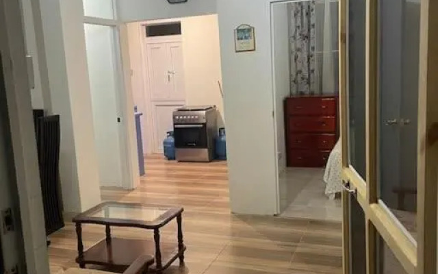 Spacious, Cozy Two Bedroom Apartment Overlooking the Beach