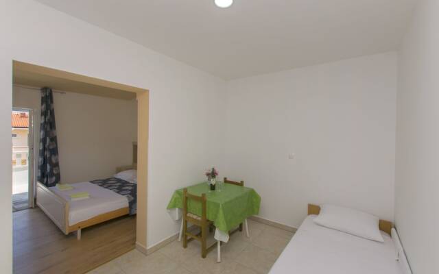 Apartments and Room Central Position