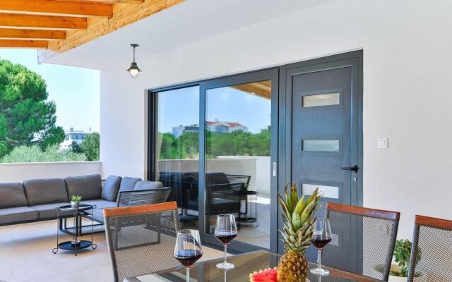 Holiday Home With Private Pool and spa