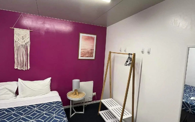 The Flaming Kiwi Backpackers