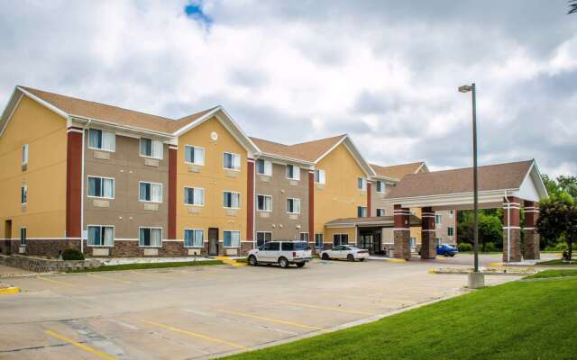 Quality Suites St. Joseph