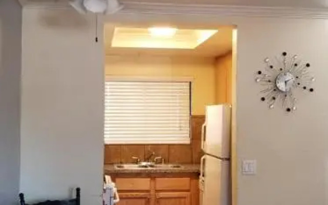 Sierra Crossing Motel