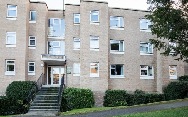 2-bedroom Apartment Woodgrange Court