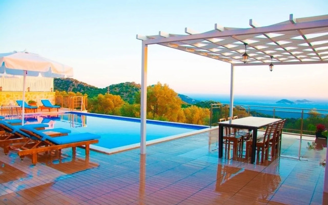 Villa Akca by Akdenizvillam