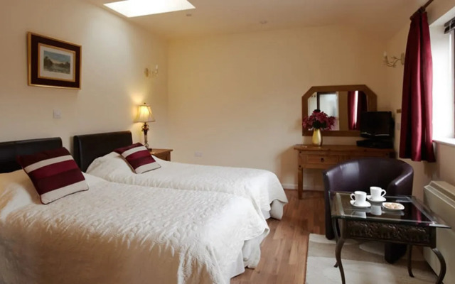 Milton's Country Lodge