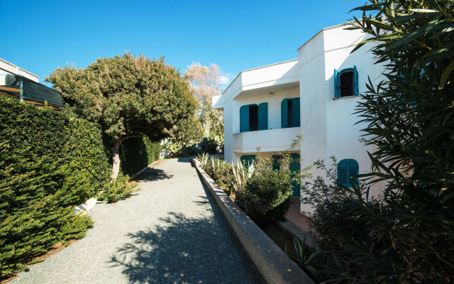 Luxurious Villa in Torre Suda with Jacuzzi