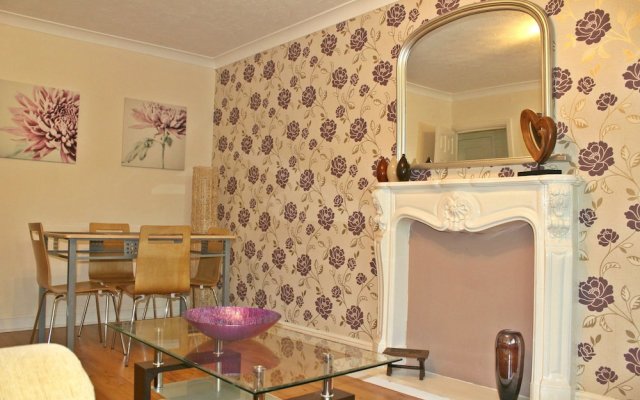 2 Bedrooms - Large Balcony Apartment & Parking