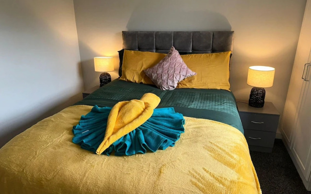London Luxury Apartment up to 8 Guests