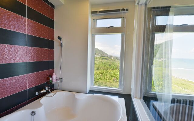 White Spray B&B