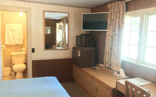 Chamber Lane Motel