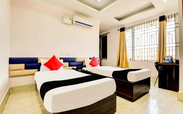 OYO 14174 Good Luck Residency Hotel