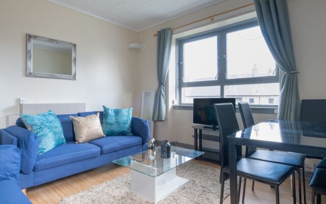 Novelty Suites - Powis Circle