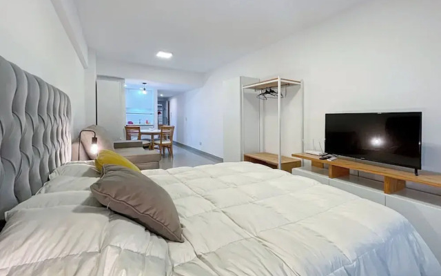 Studio With Pool and Balcony In San Telmo