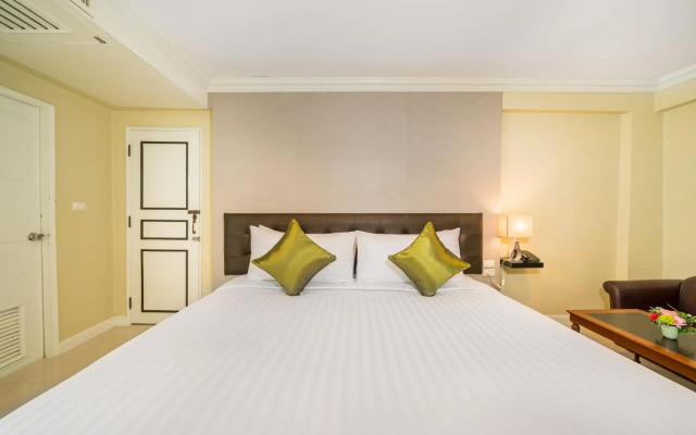 The Niran Grand Hotel