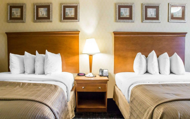 Hibiscus Inn & Suites