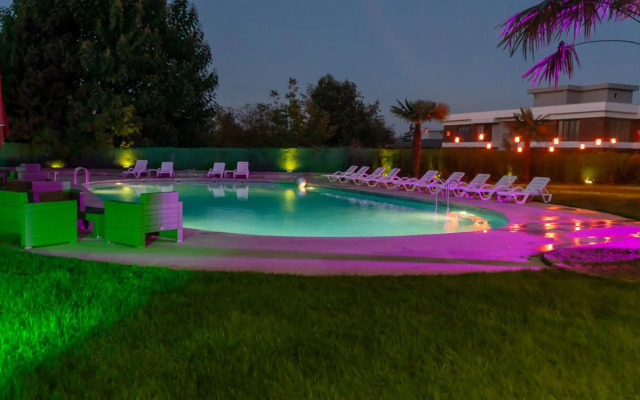MOX Hotel