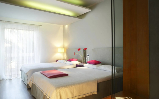 Kamari Beach Hotel