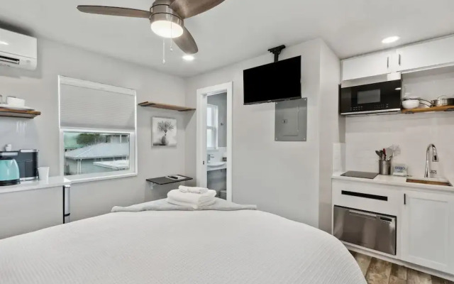Beach 5 Villas - Immaculate 300 steps from the Ocean