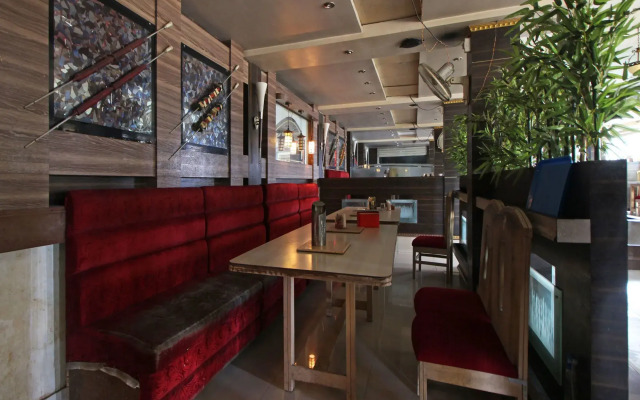 OYO 8429 Hotel Raj