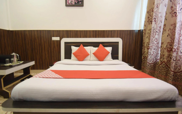 OYO 5239 Hotel Satya Shree
