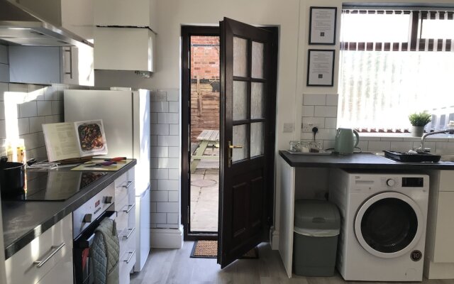 Stylish 3-bed Preston Home for Relaxing Comfy Stay