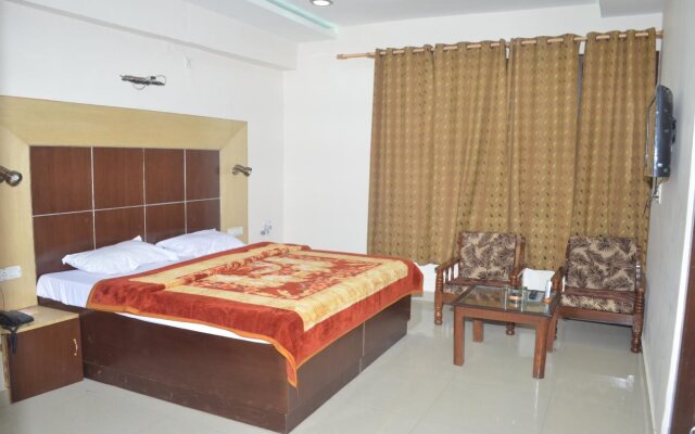 OYO 26596 Hotel Ambika