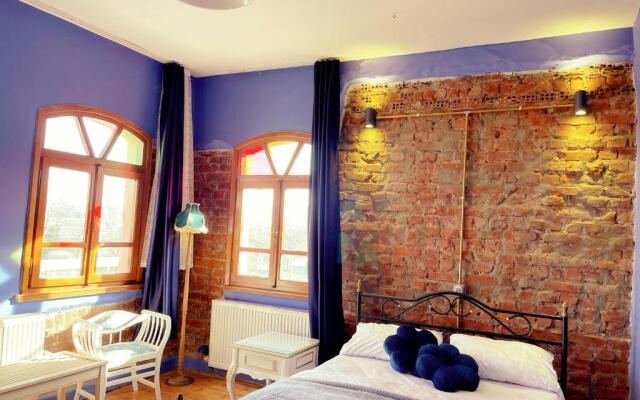 all building/5floors/ garden in balat