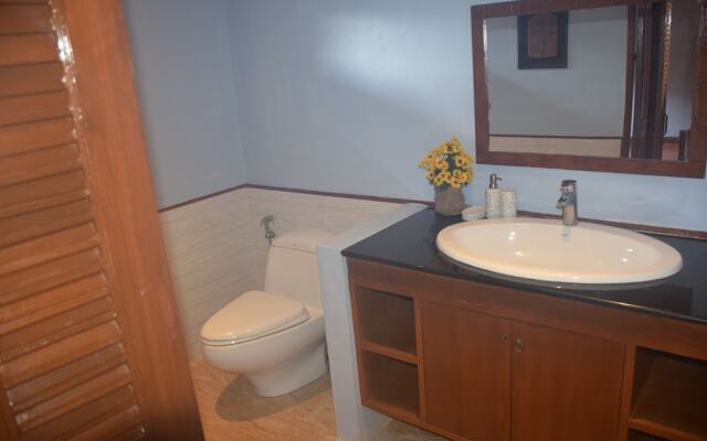 Sirinthara luxury villa