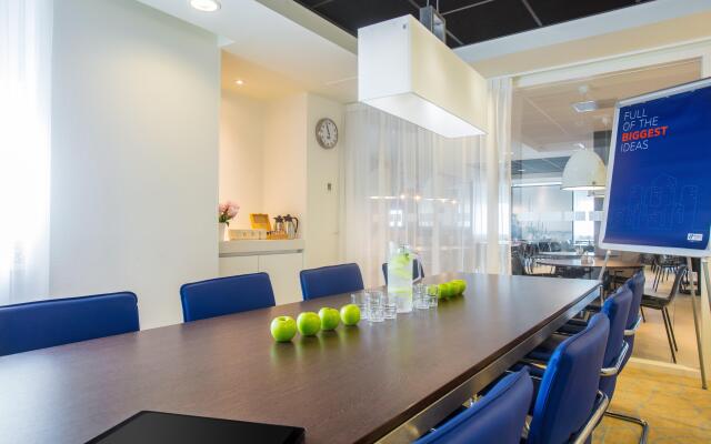 Holiday Inn Express Rotterdam - Central Station by IHG
