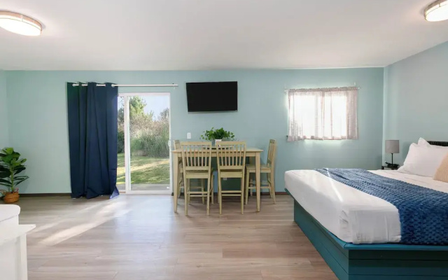Breakwater Resort