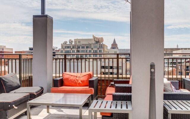 Capitol Hill Fully Furnished Apartments, Sleeps 5-6 Guests