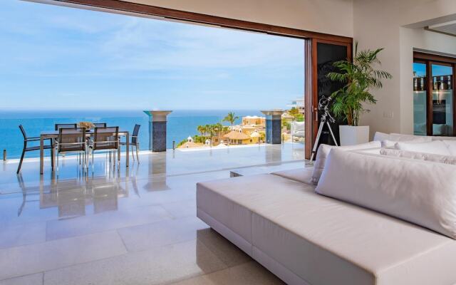 Spectacular Modern Luxury and Exceptional Amenities at Mantea Casa Cabo in Pedregal