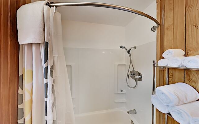 40256est 3 Bedroom Home