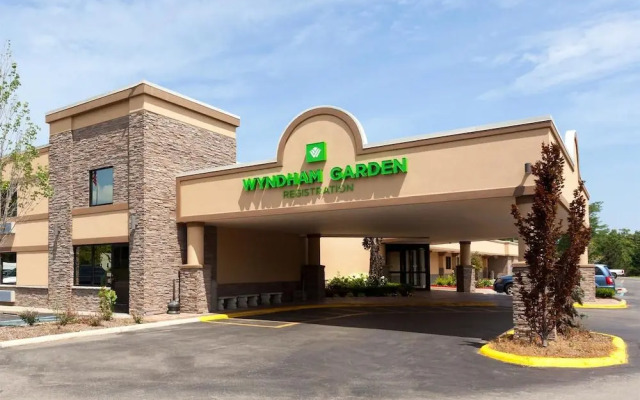 Clarion Hotel And Conference Center