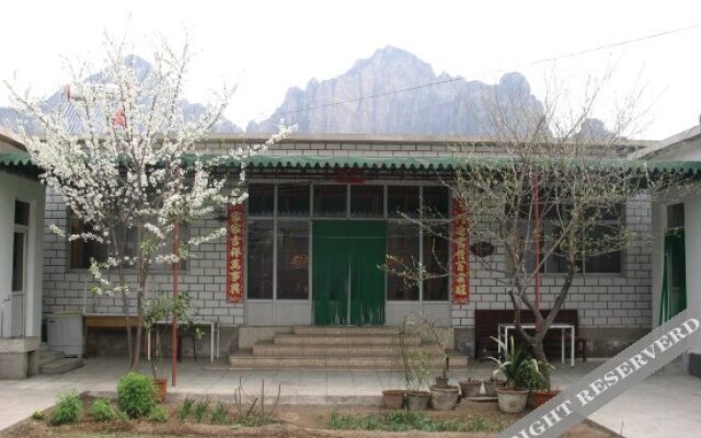 Yingchun Farmhouse