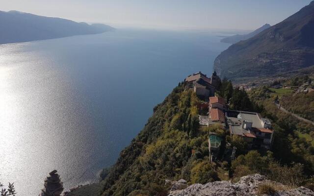 Appartamento Petra Tignale by Gardadomusmea