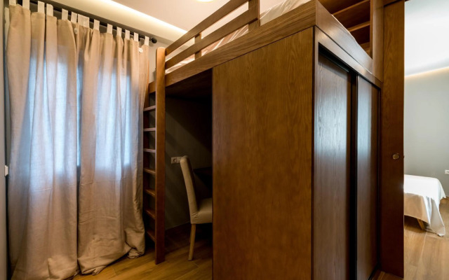 ApartSuites Triana Cariñanos