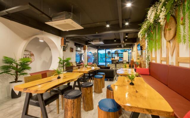Hanuman V.I.P Hostel (SHA Extra Plus)