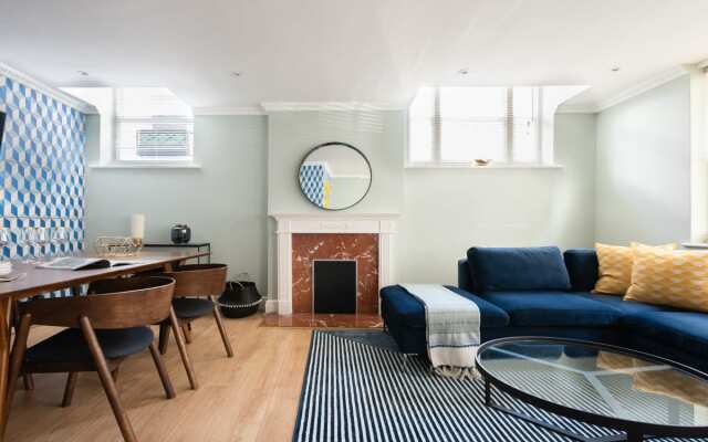 The Kensington Palace Mews - Bright & Modern 6BDR House with Garage