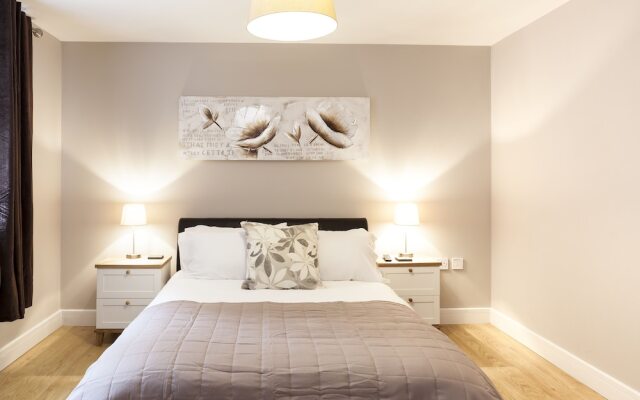 Saracens Courtyard Apartments