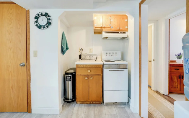 Pet-friendly Minneapolis Apt Near Shops & Dining!