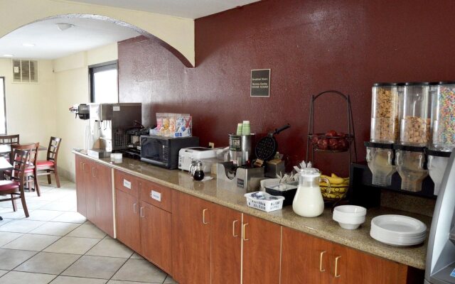 Travelodge by Wyndham San Antonio Lackland AFB North
