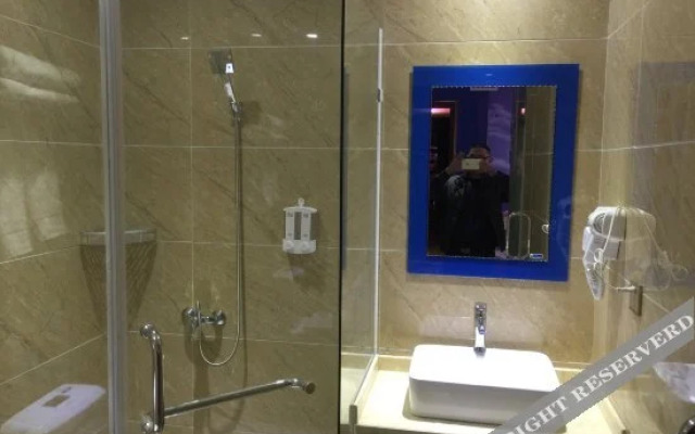 Chengdu Huaxiang Sunshine Hotel