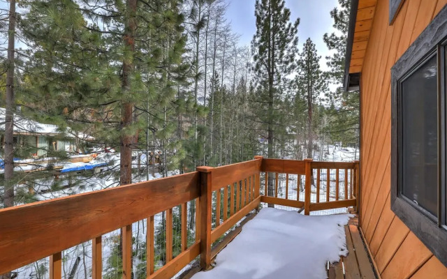 Tahoe Forest Chalet 3BR House w/ Mountain Views
